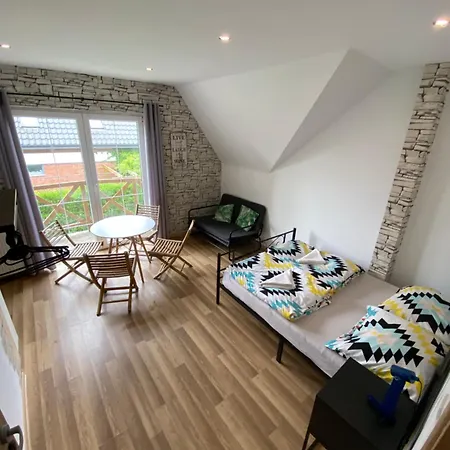 House Vendégház 3*